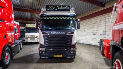 20260329-Tom-Holding-00319